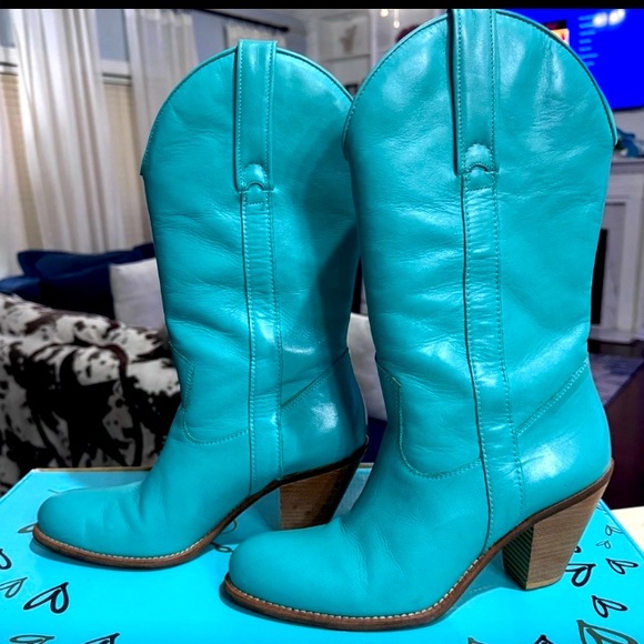 These Boots Were Made For Walkin’ Vintage Daisy JS Cowgirl Boots - Picture 8 of 15